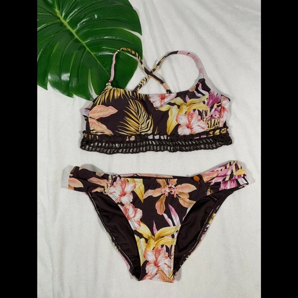 NEW Xhilaration Floral Crochet Trim Bikini Top + Hipster Bottom [‎ Small ] - Picture 4 of 13
